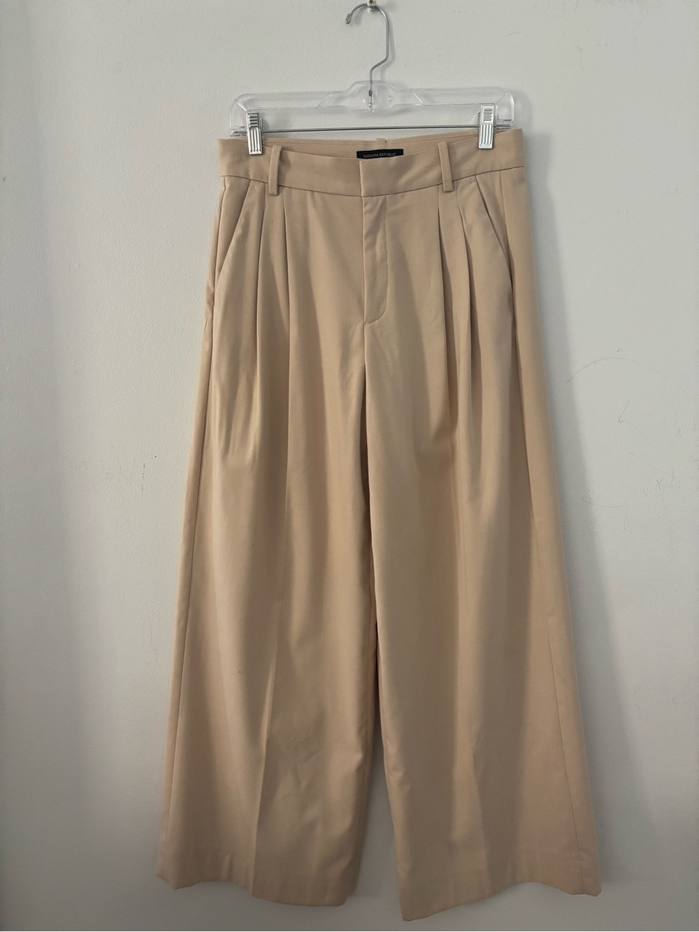Banana Republic Beige Wide-Leg Pleated Pants